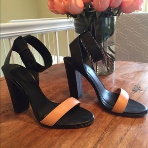 Vince Alexa Black & Nude Color Block Heels 38 7.5